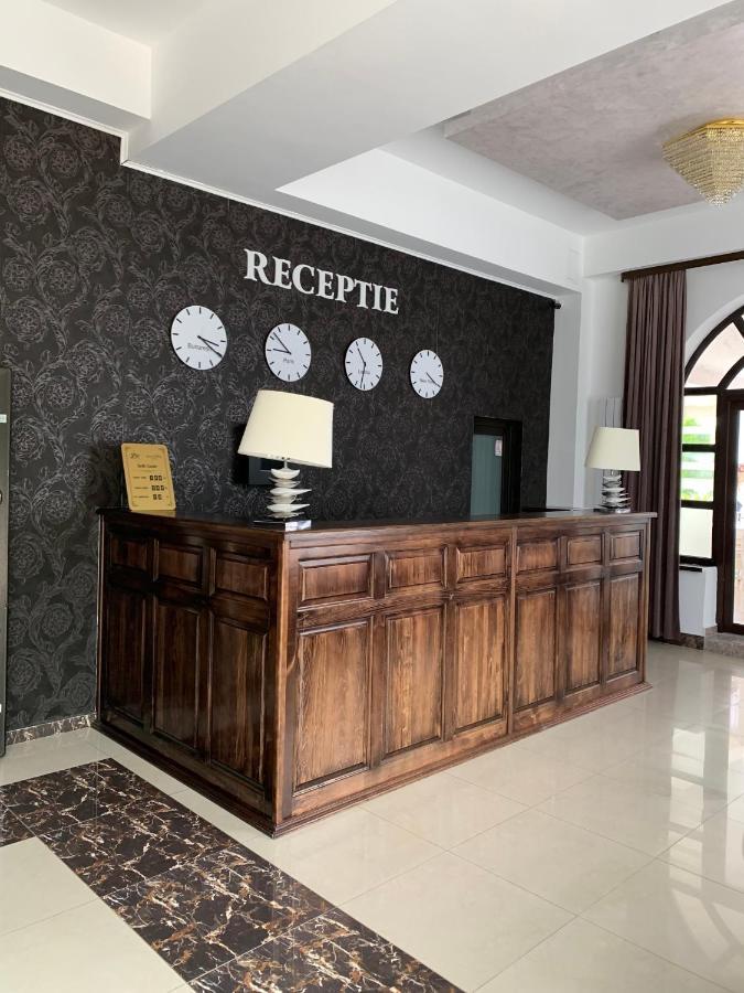 Laura Holiday Hotel Braila Exterior photo