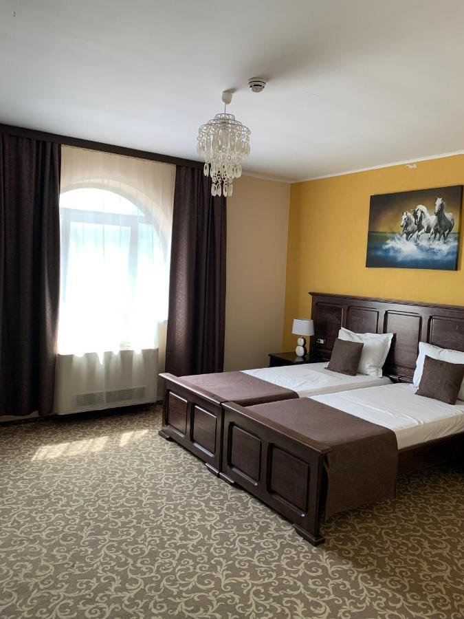 Laura Holiday Hotel Braila Exterior photo