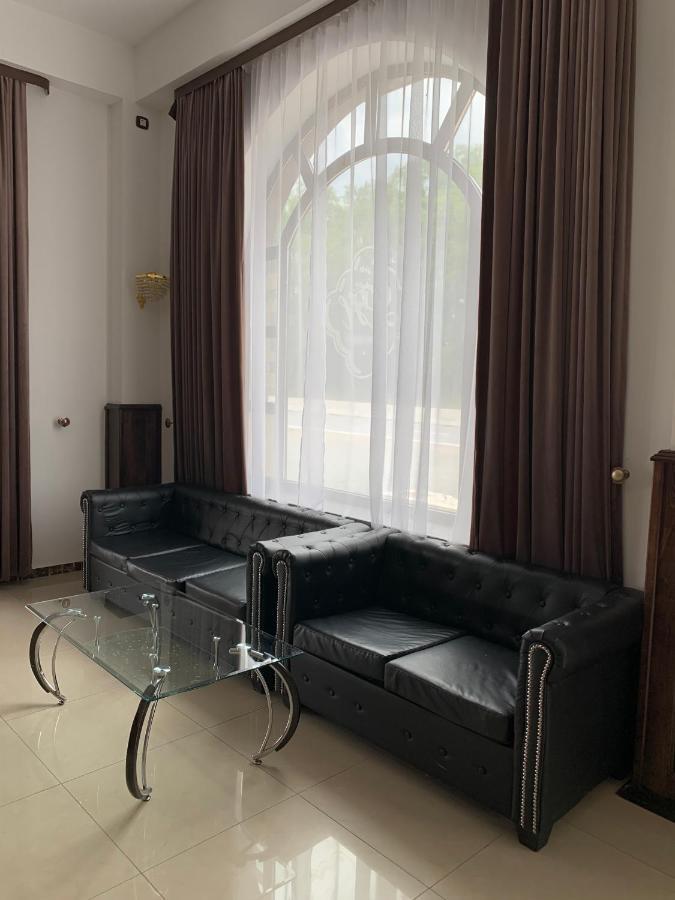 Laura Holiday Hotel Braila Exterior photo