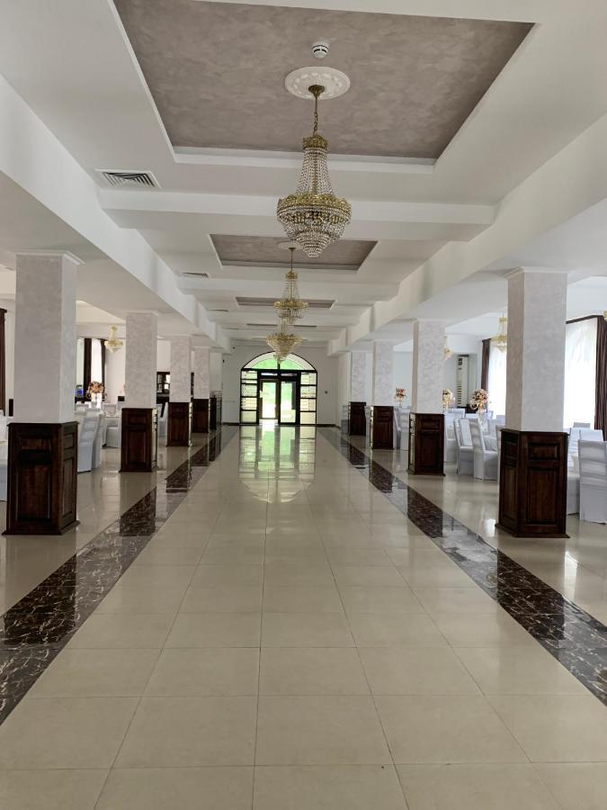 Laura Holiday Hotel Braila Exterior photo