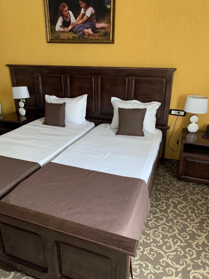 Laura Holiday Hotel Braila Exterior photo