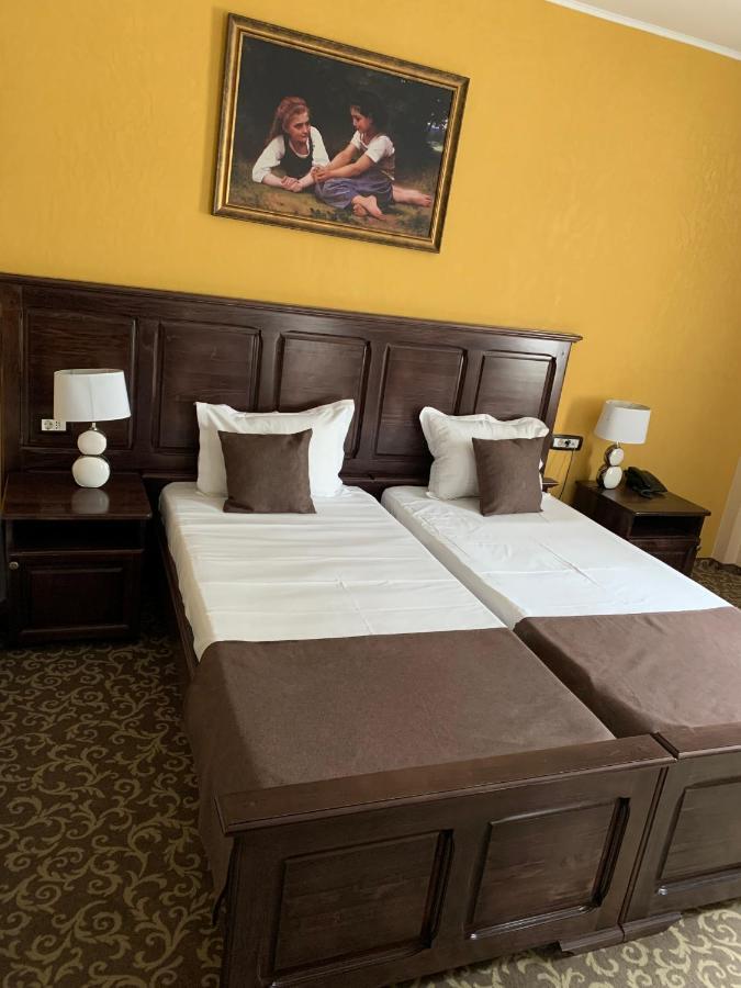 Laura Holiday Hotel Braila Exterior photo
