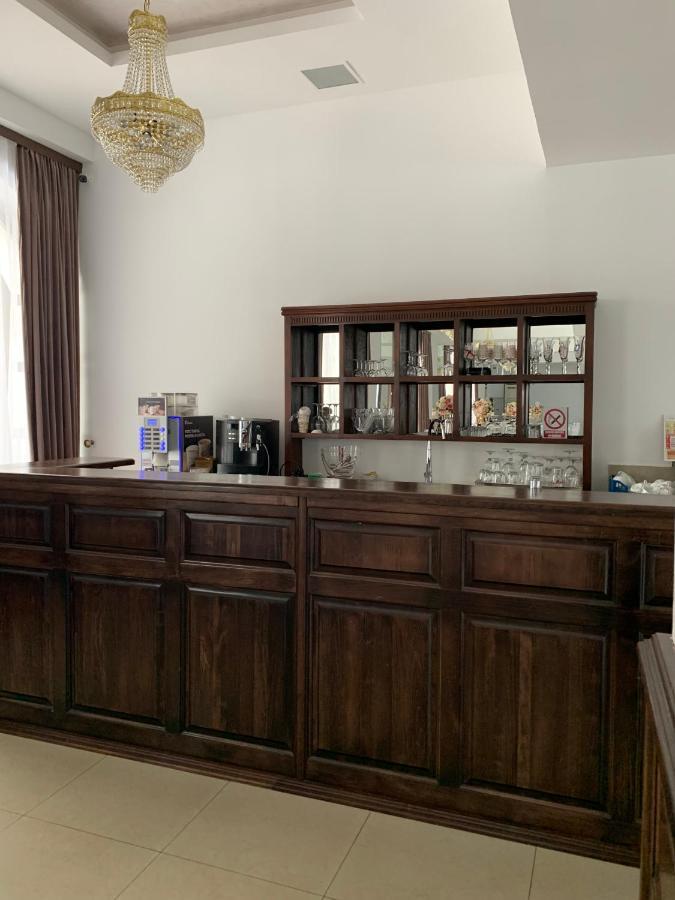 Laura Holiday Hotel Braila Exterior photo