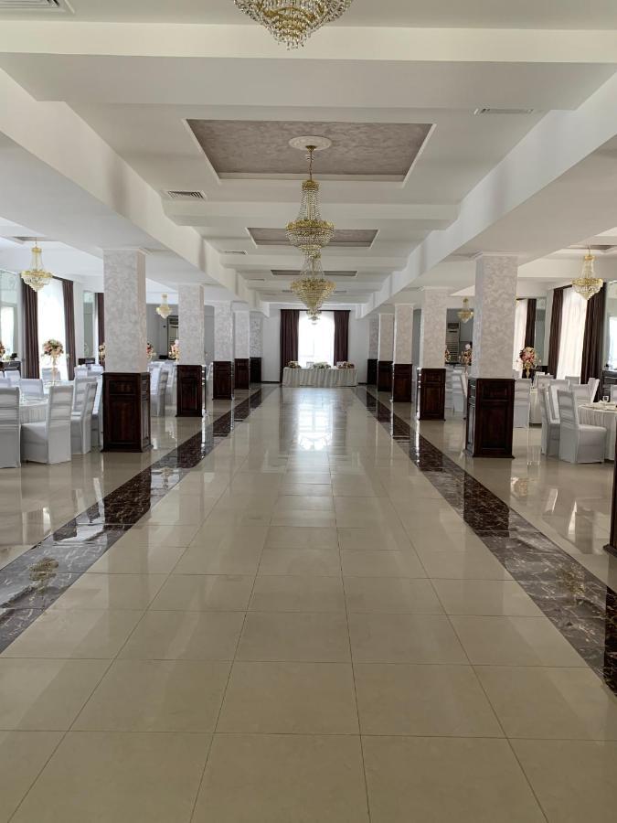 Laura Holiday Hotel Braila Exterior photo
