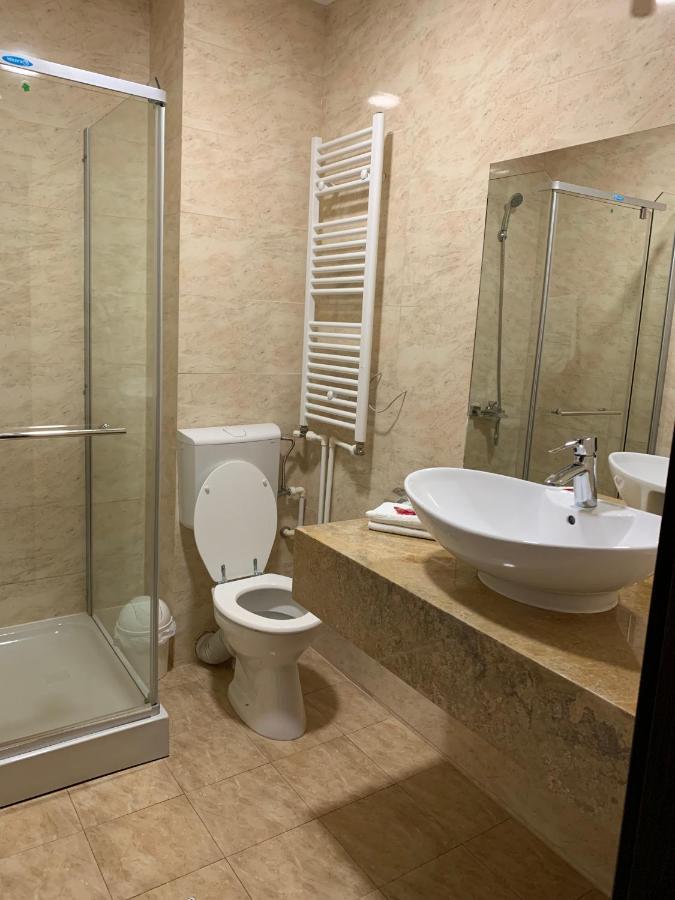Laura Holiday Hotel Braila Exterior photo