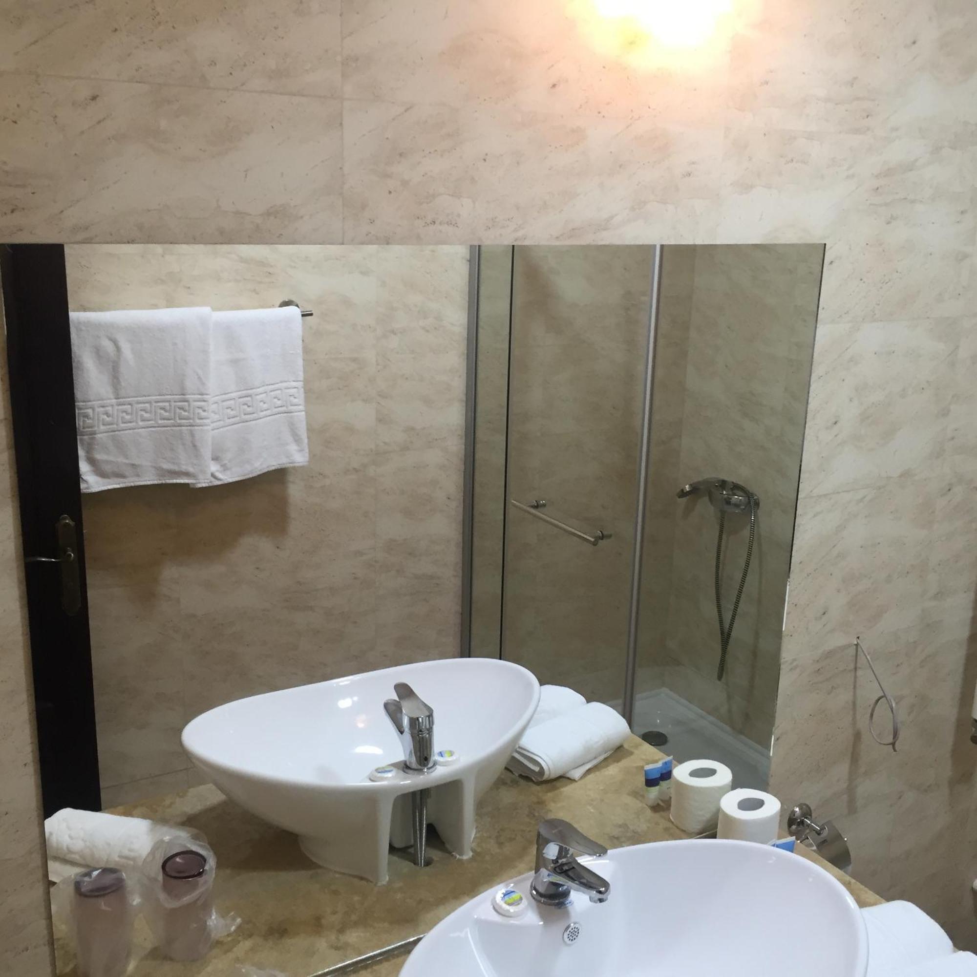 Laura Holiday Hotel Braila Room photo